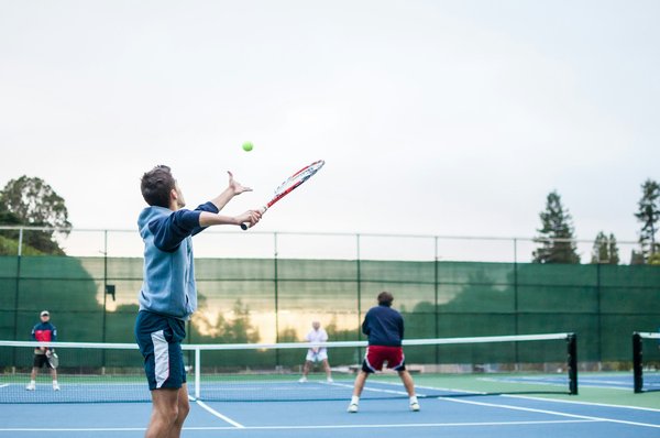 Découvrez le padel : conseils, équipements et entraînements